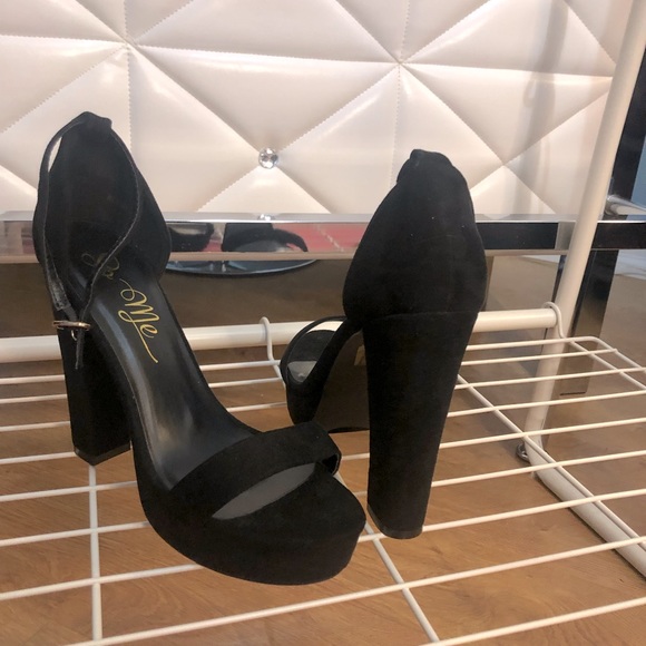 Chunky heels - Picture 2 of 3